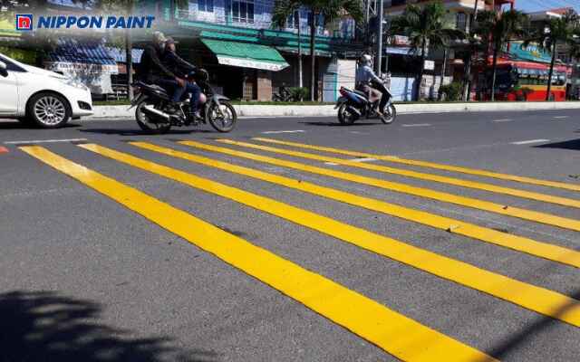 Giá sơn Nippon phản quang 5L