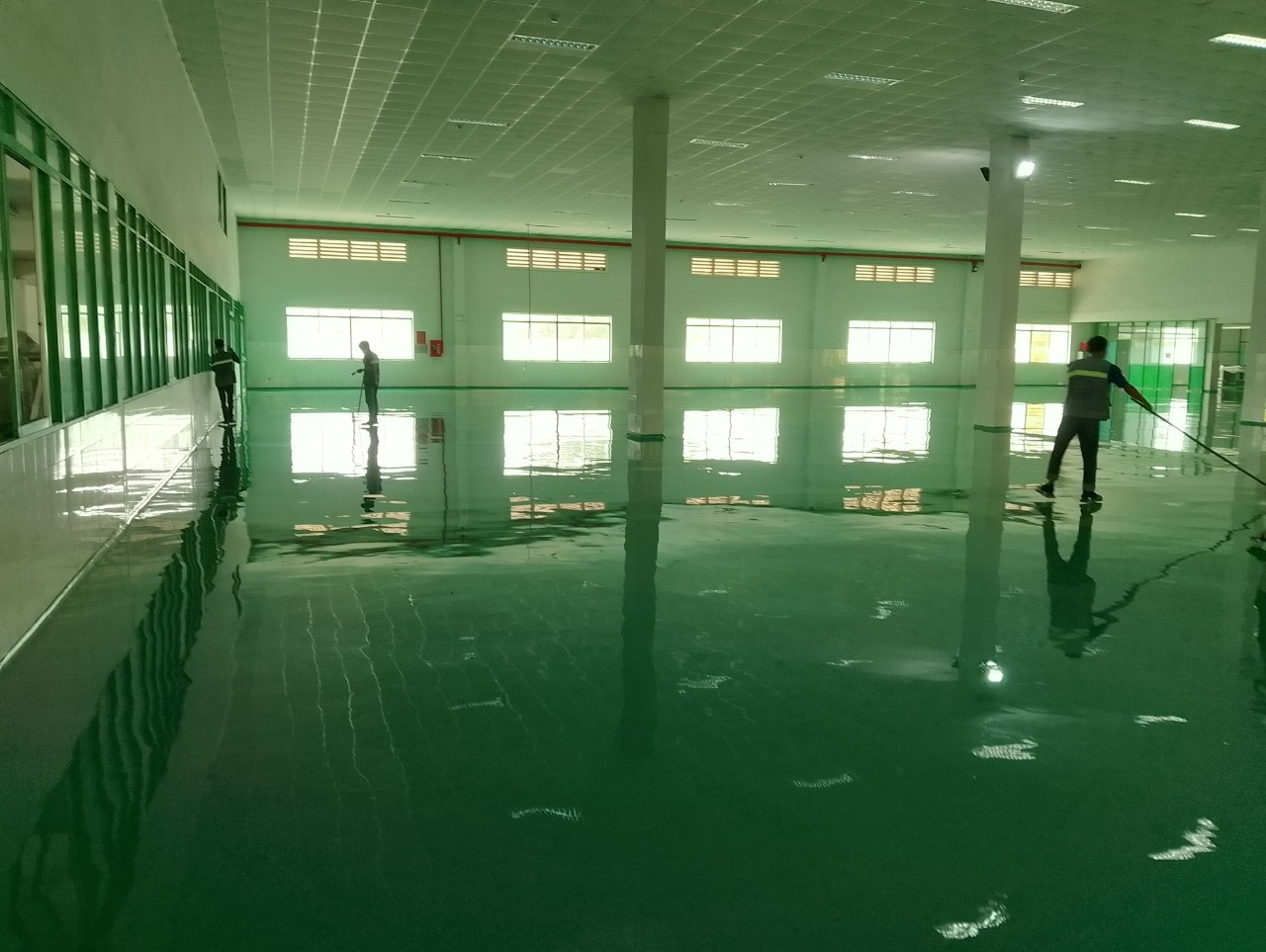 Dịch vụ thi công sơn nền epoxy cho nền nhà xưởng giá rẻ