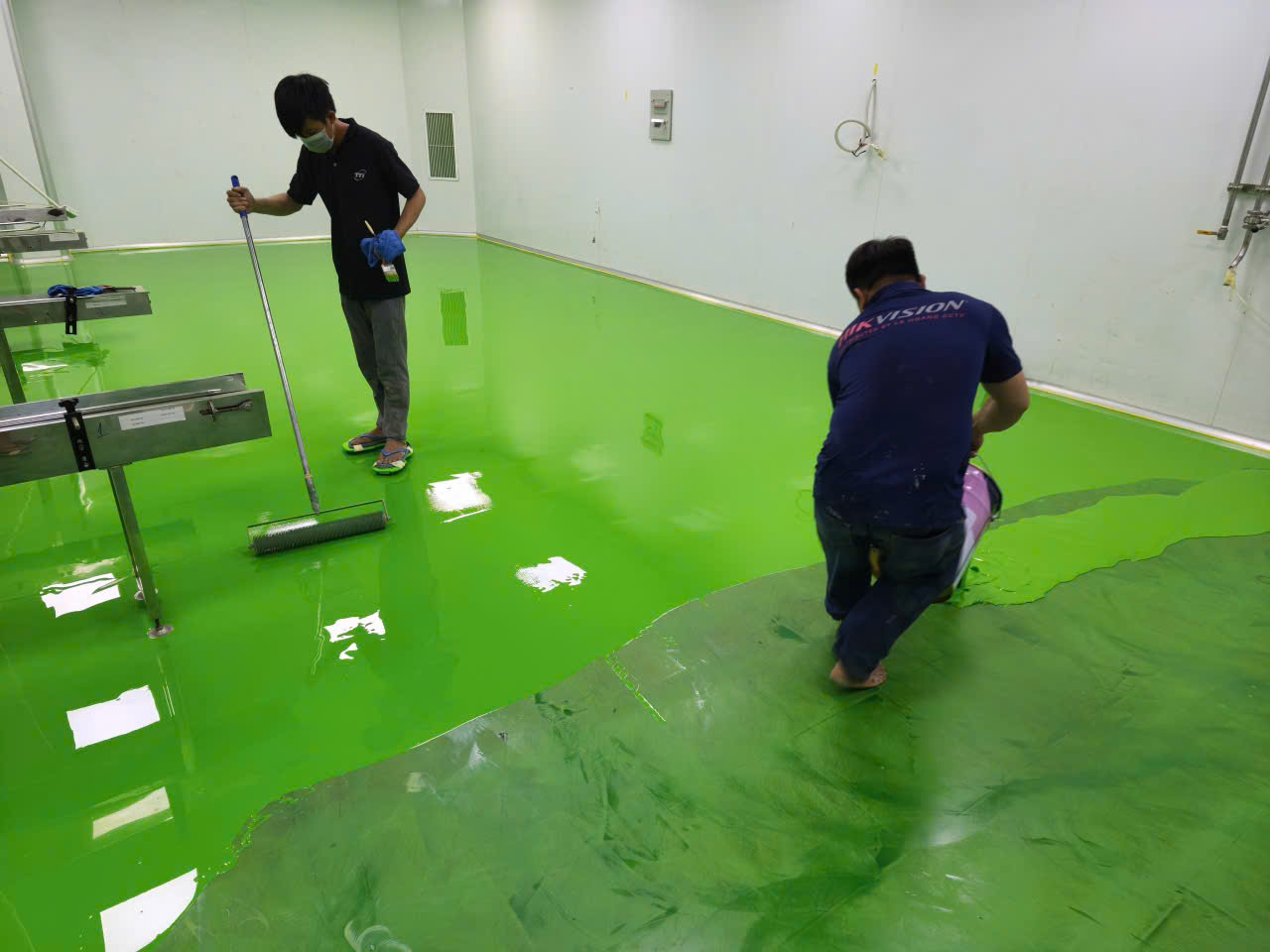 Thi công sơn sàn epoxy KCC
